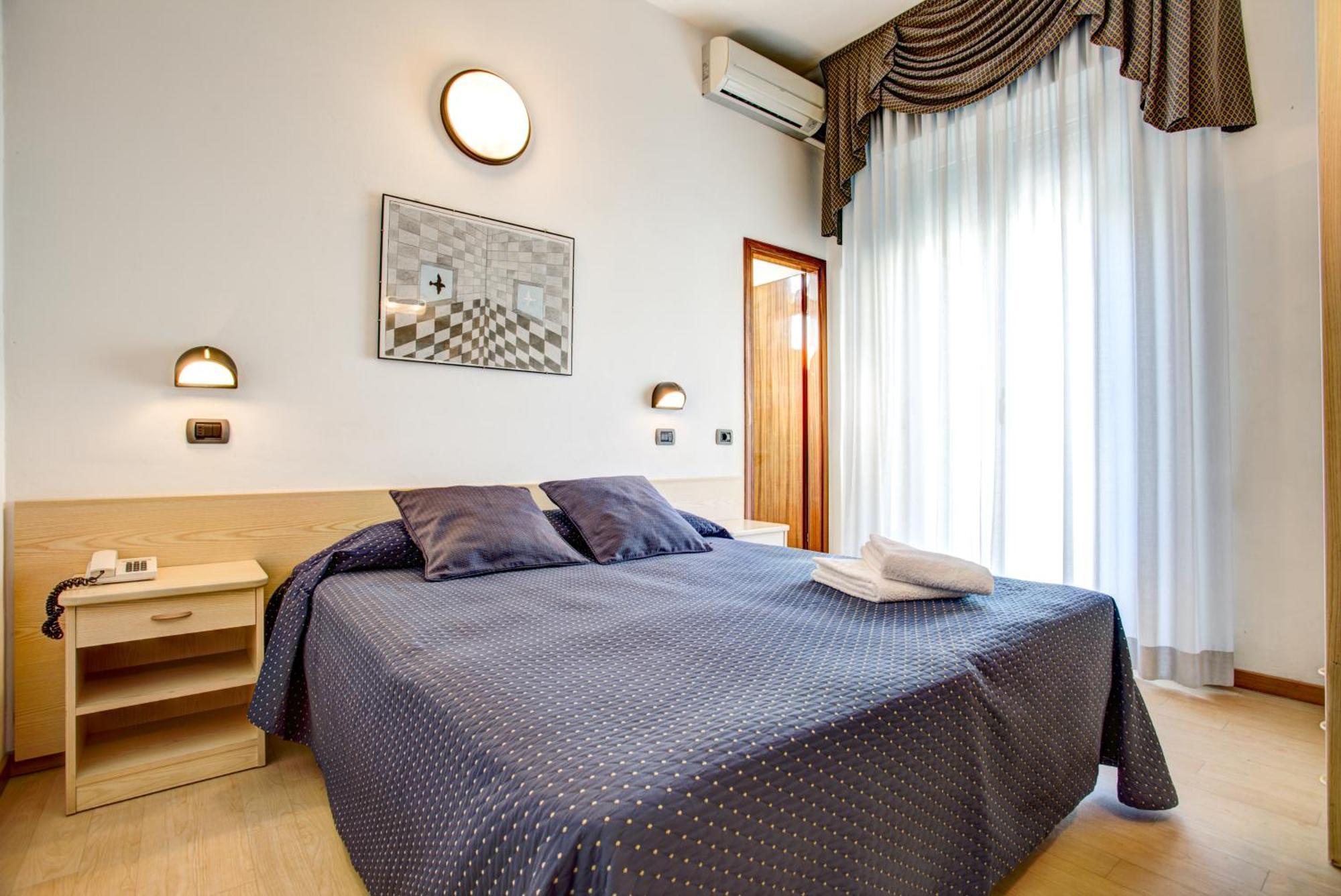 Hotel Villa Dei Gerani ริมินี ภายนอก รูปภาพ