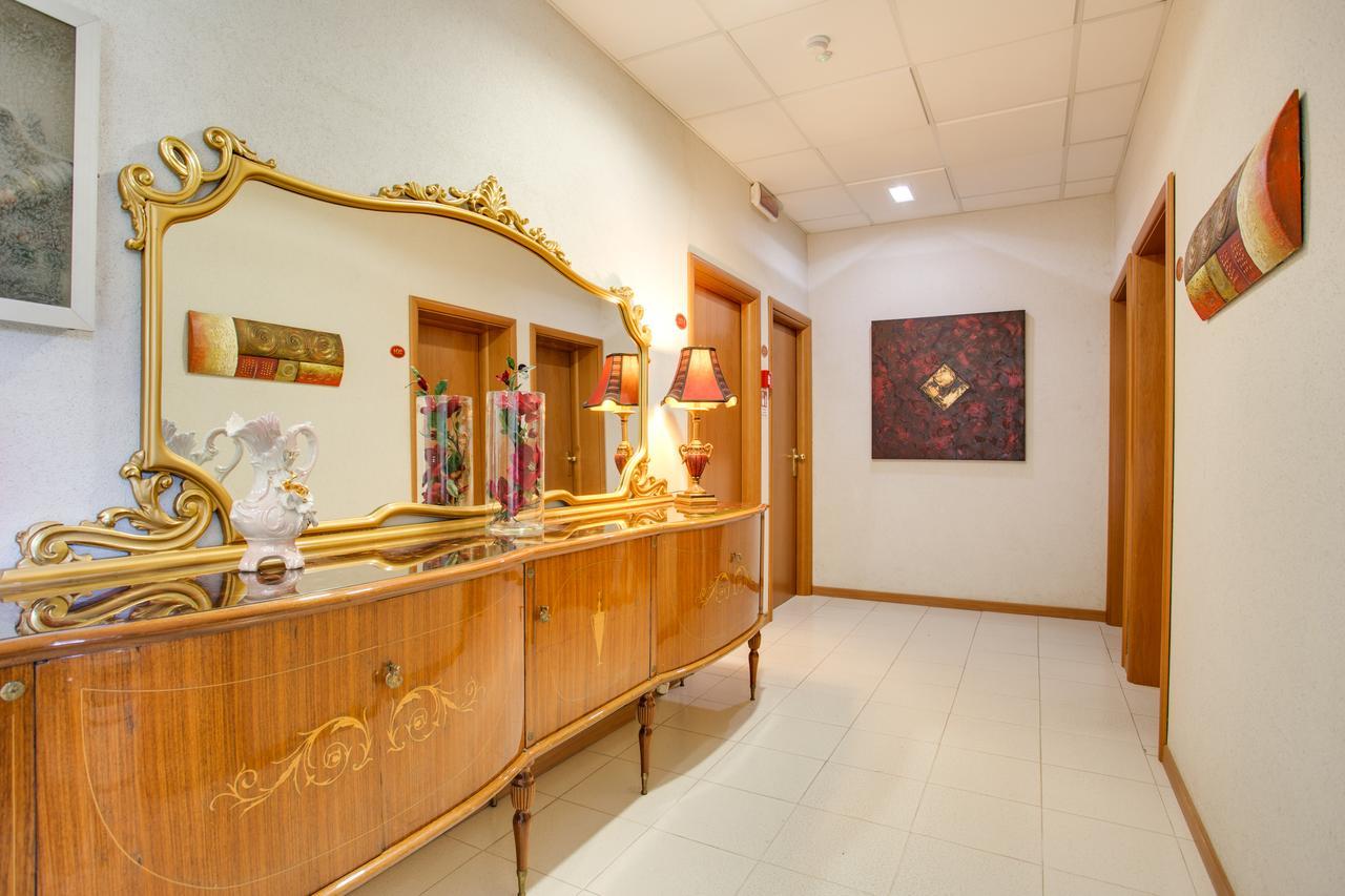 Hotel Villa Dei Gerani ริมินี ภายนอก รูปภาพ