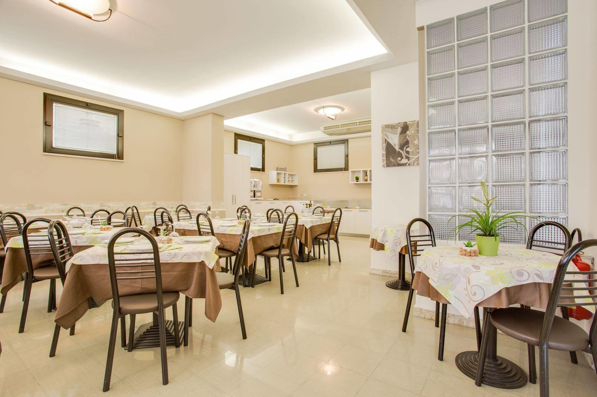 Hotel Villa Dei Gerani ริมินี ภายนอก รูปภาพ