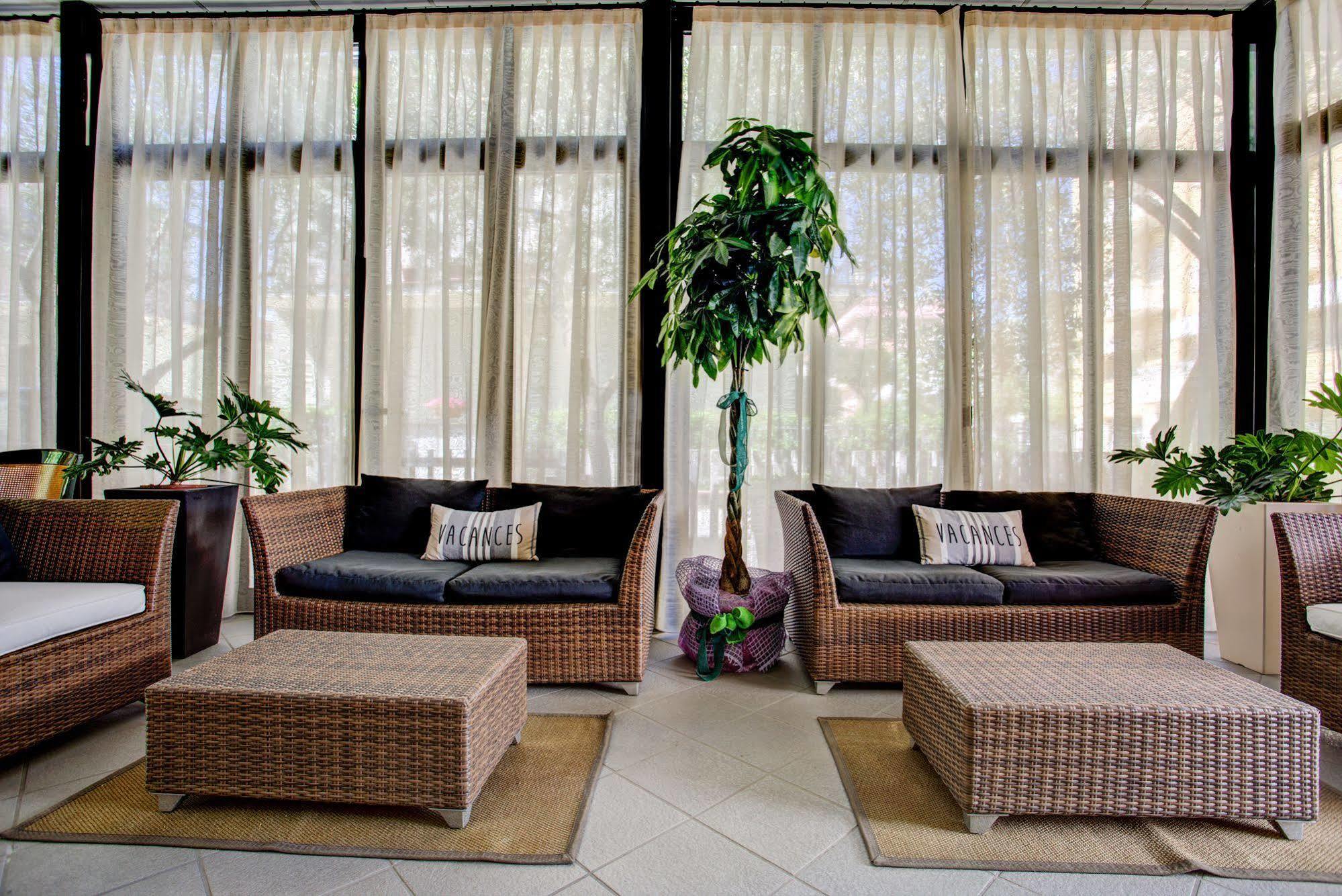 Hotel Villa Dei Gerani ริมินี ภายนอก รูปภาพ