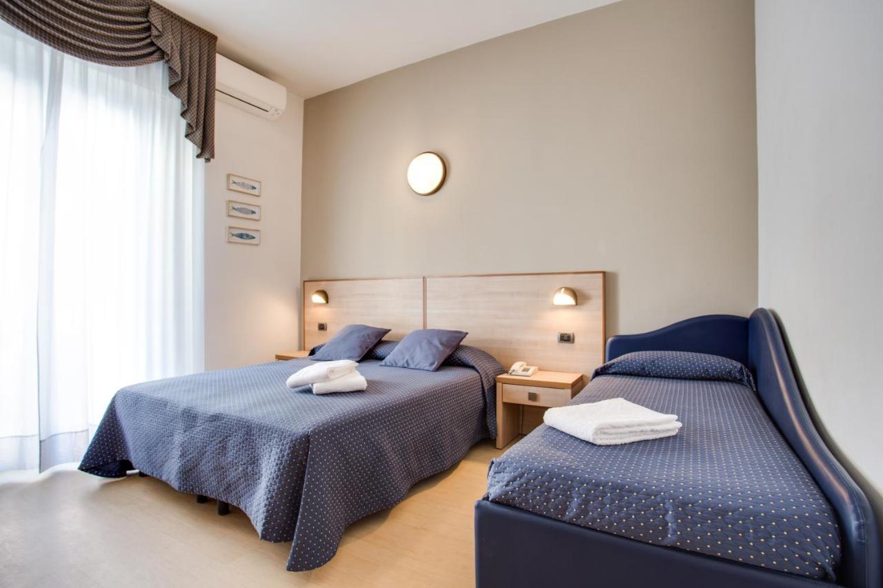 Hotel Villa Dei Gerani ริมินี ภายนอก รูปภาพ